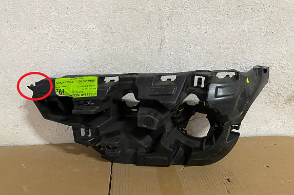 Крепление переднего бампера правое BMW X3 (F25) 2010-2014 (Тайвань / Сломано крепление) Дисконт 20%